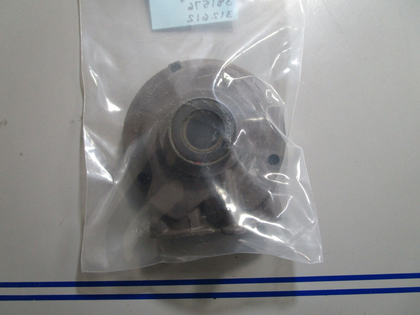 *NEW OEM* 0770 OMC Johnson Evinrude Water Pump Housing 381576 312612