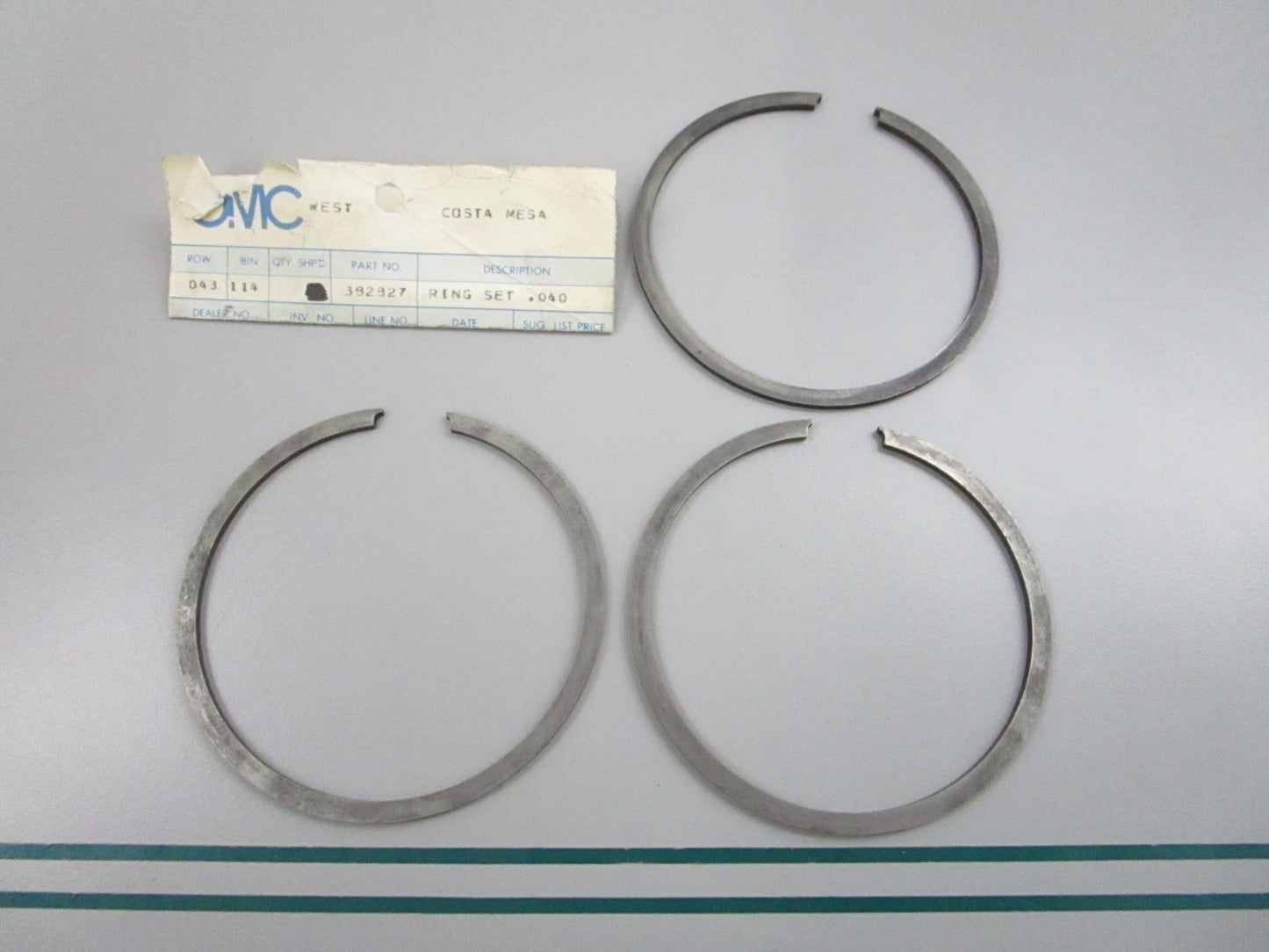 NEW OEM 382827 0382827 OMC Johnson Evinrude 2 Piston Ring Set 0810