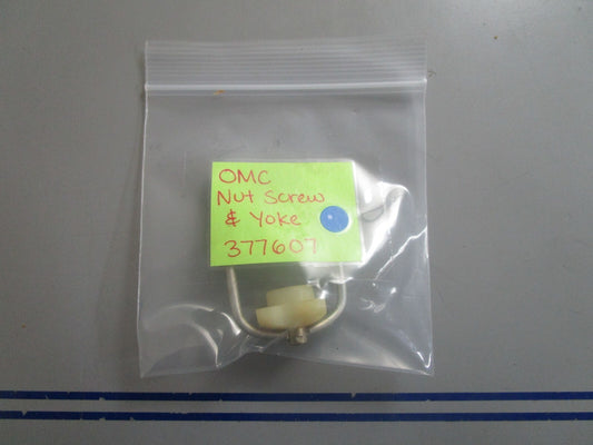 *NEW OEM* 0770 OMC Johnson Evinrude Nut Screw & Yoke 377607 0377607