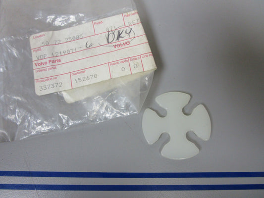 *NEW OEM* 0810 Volvo Penta Retainer 1219071
