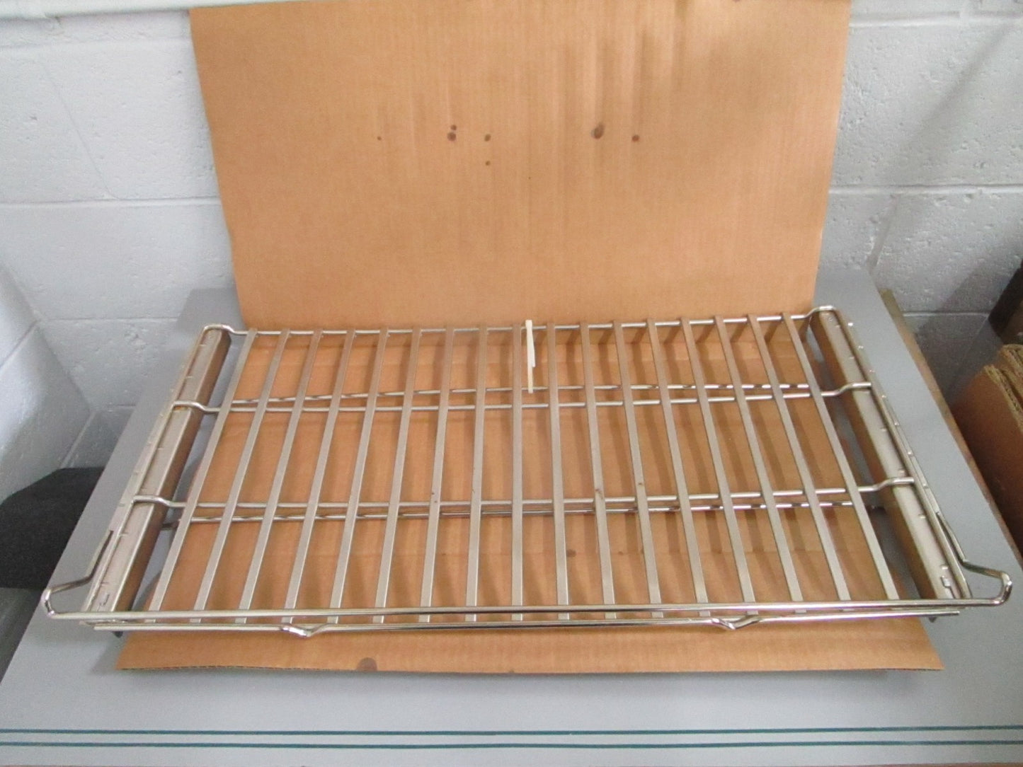 Whirlpool NEW OEM Sliding Oven Rack W11545292 NOS Part 0820
