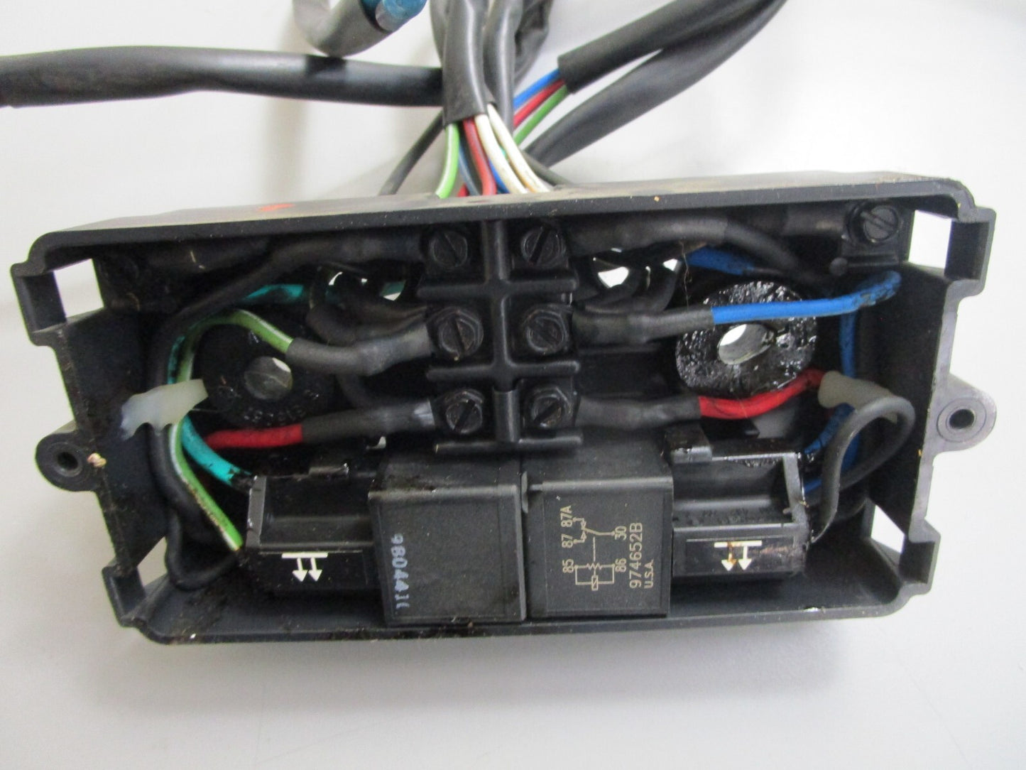 *NEW OEM* 0820 OMC Johnson Evinrude Junction Box & Cover Assy 583910 0583910