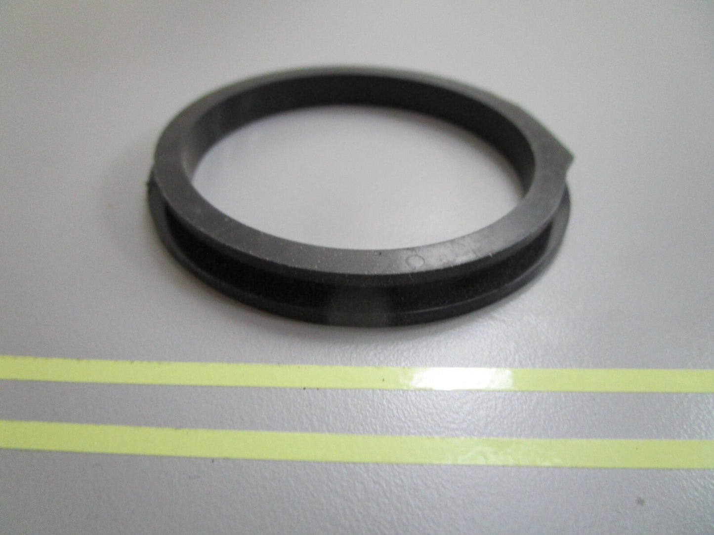 *NEW OEM* 0810 OMC Johnson Evinrude Retainer 318456 0318456