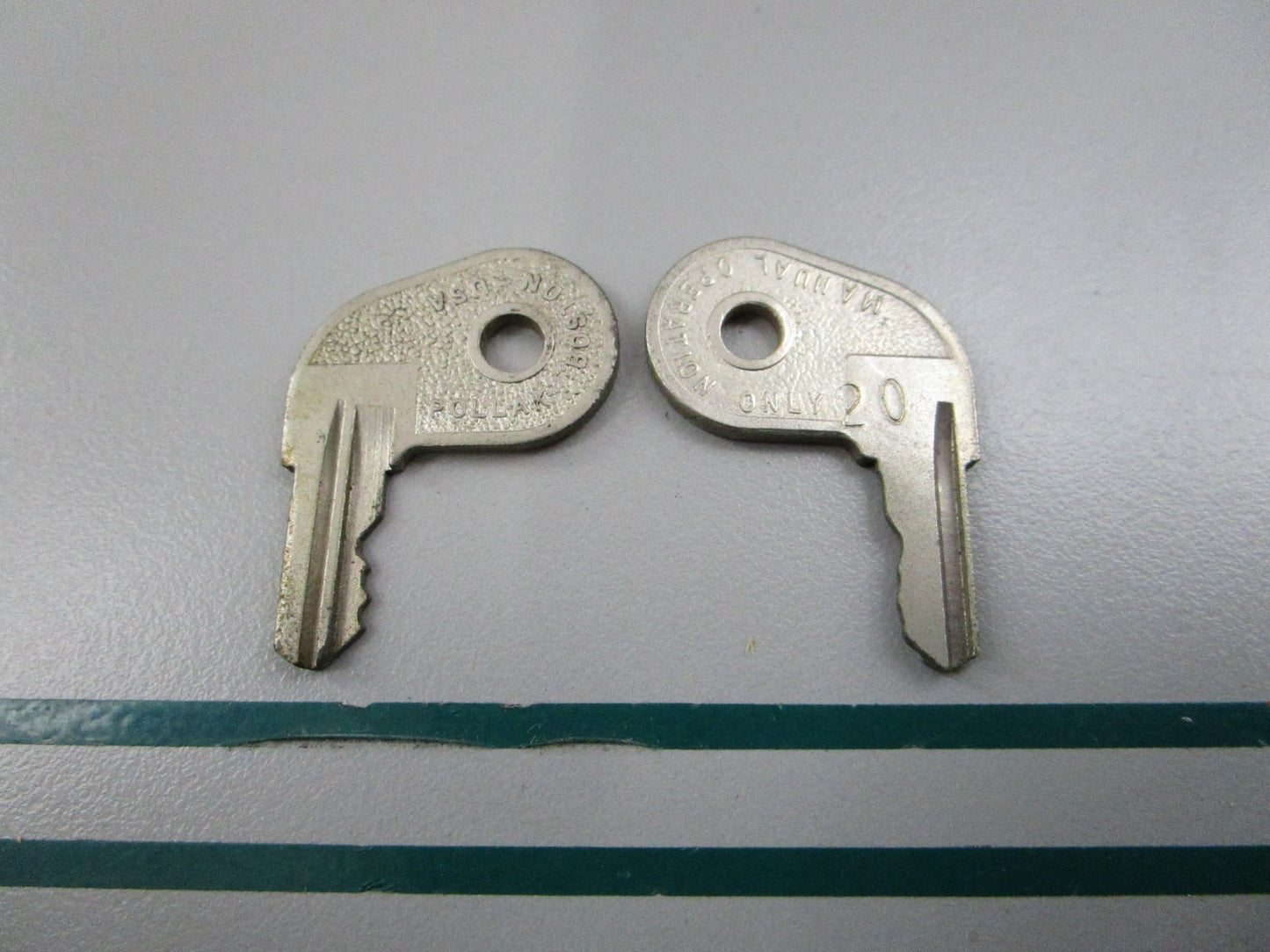 NEW OEM (LOT OF 2) 501785 0501785 OMC Johnson Evinrude 73-20 Ignition Key 0810