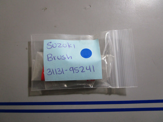 *NEW OEM*  0810 Suzuki Brush 31131-95241