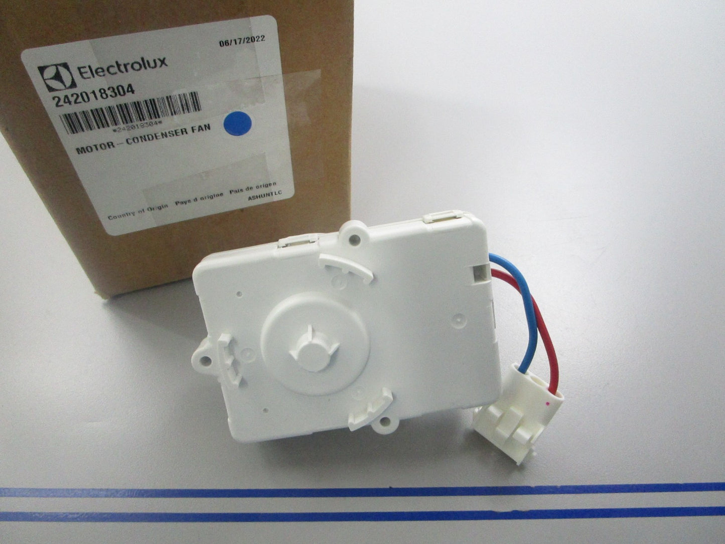 *NEW OEM* 0810 Electrolux Condenser Fan Motor 242018304