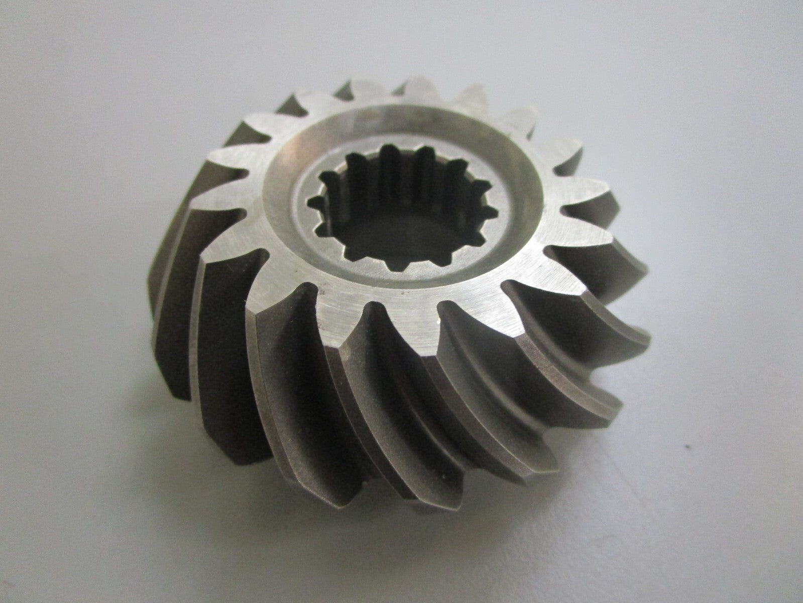 *NEW OEM* 0820 Mercury Quicksilver Pinion Gear 43-17064A3