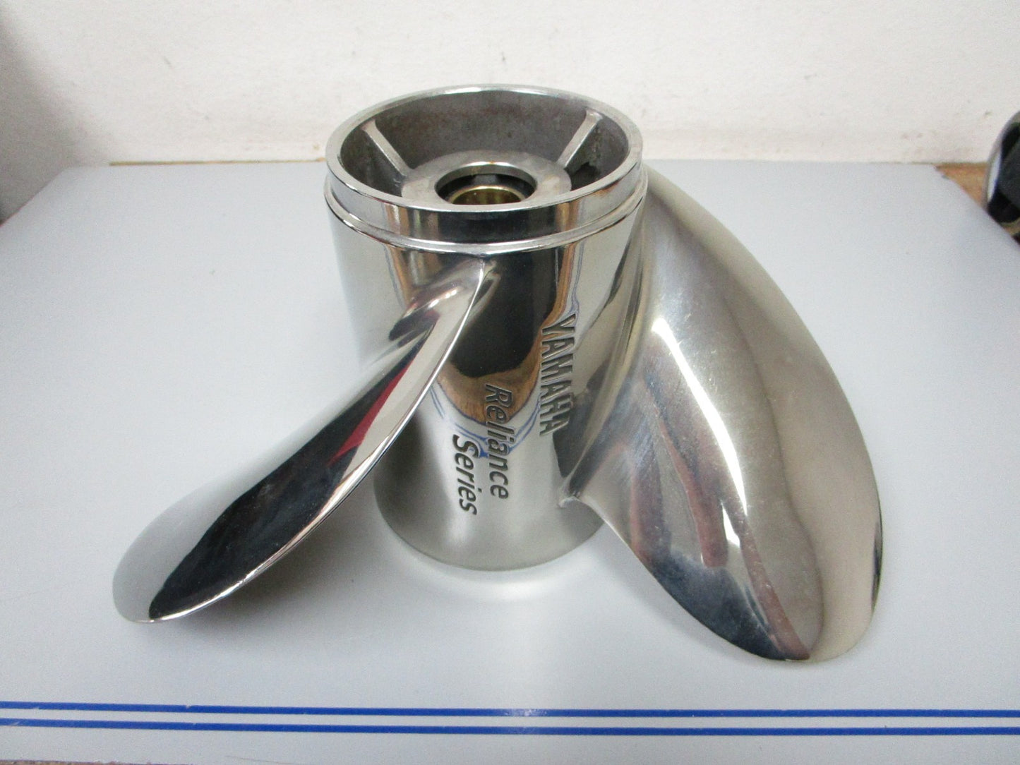 *NEW OEM* 0720 Yamaha 3 Blade Stainless Steel 13 ¾ x 20 Propeller 68F-45974-20