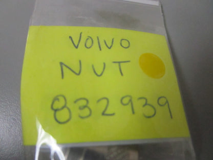 *NEW OEM* 0810 Volvo Penta Nut 832939