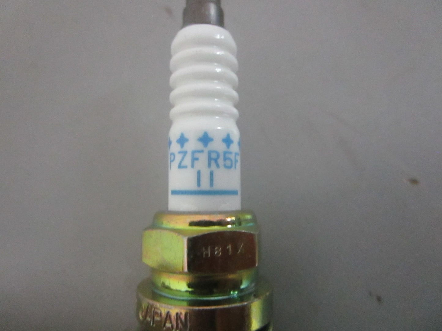 *NEW OEM* (LOT OF 4) 0820 NGK Spark Plug PZFR5F-11