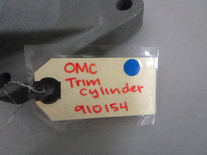 NEW OEM 910154 0910154 OMC Johnson Evinrude Trim Cylinder 0820