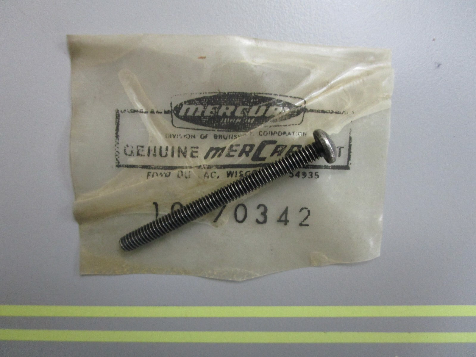 *NEW OEM* 0810 Mercury Quicksilver Screw 10-70342