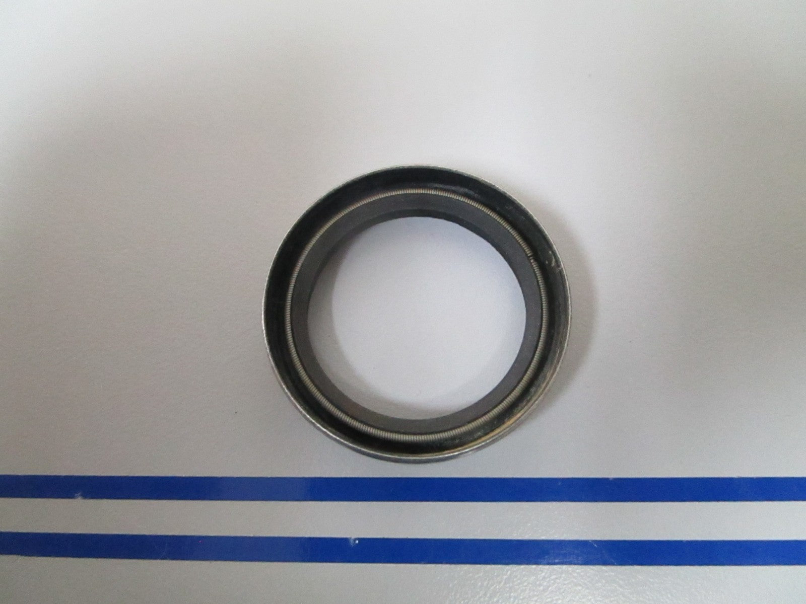 NEW OEM 308500 0308500 OMC Johnson Evinrude Seal 0810