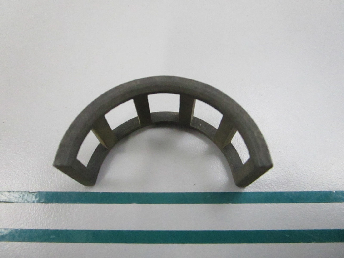 NEW OEM 305116 0305116 OMC Johnson Evinrude Cage 0810