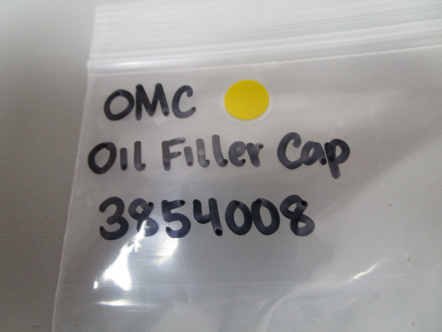 *NEW OEM* 0810 OMC Johnson Evinrude Oil Filler Cap 3854008