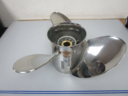 *NEW OEM* 0720 Yamaha 3 Blade Stainless Steel 13 ¾ x 19 Propeller 68F-45974-20