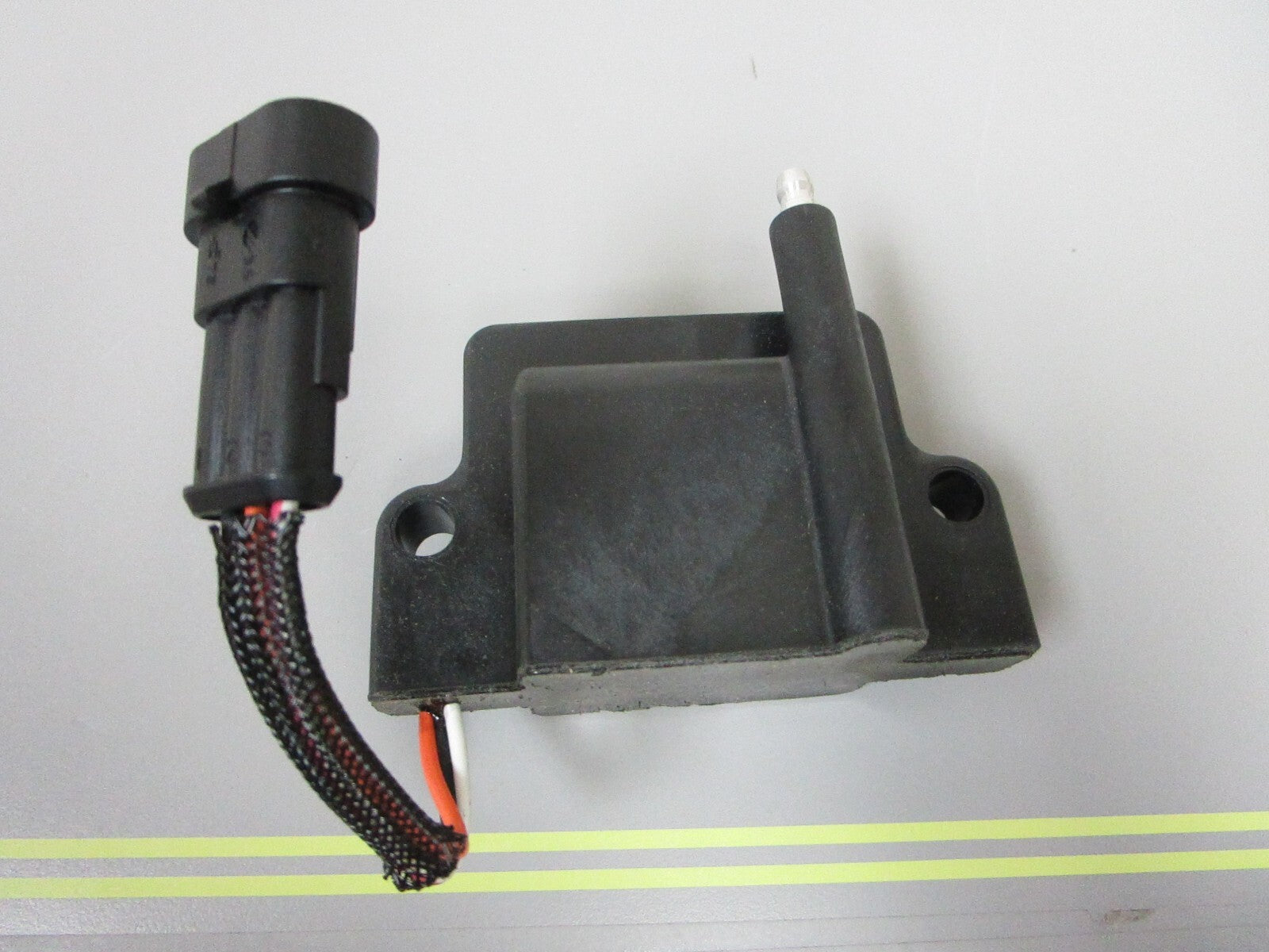 *NEW OEM* 0720 OMC Johnson Evinrude Ignition Coil 587275 0587275