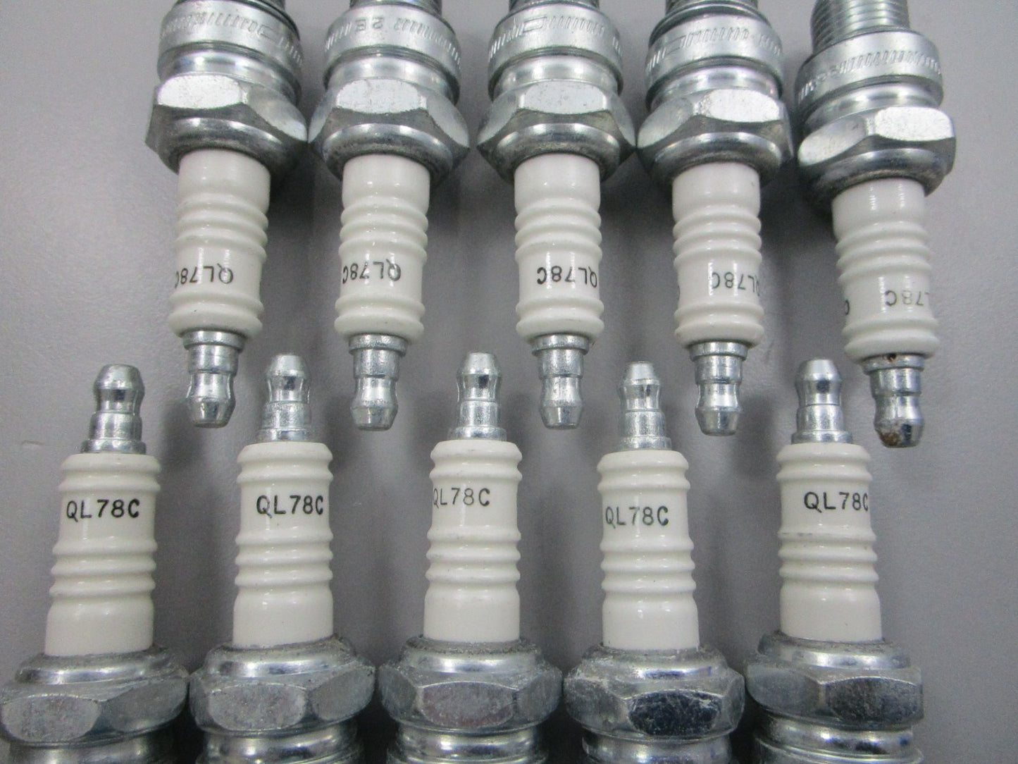 NEW (LOT OF 10) QL78C Champion Spark Plug 0810