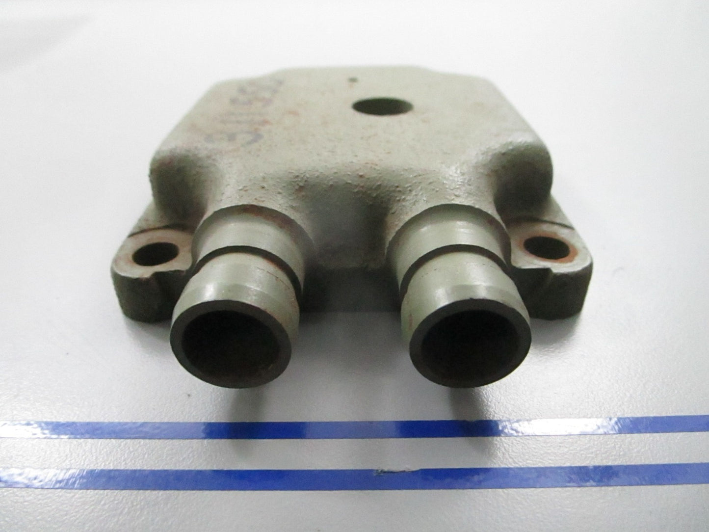 *NEW OEM* 0810 OMC Johnson Evinrude Manifold Cap 311550 0311550