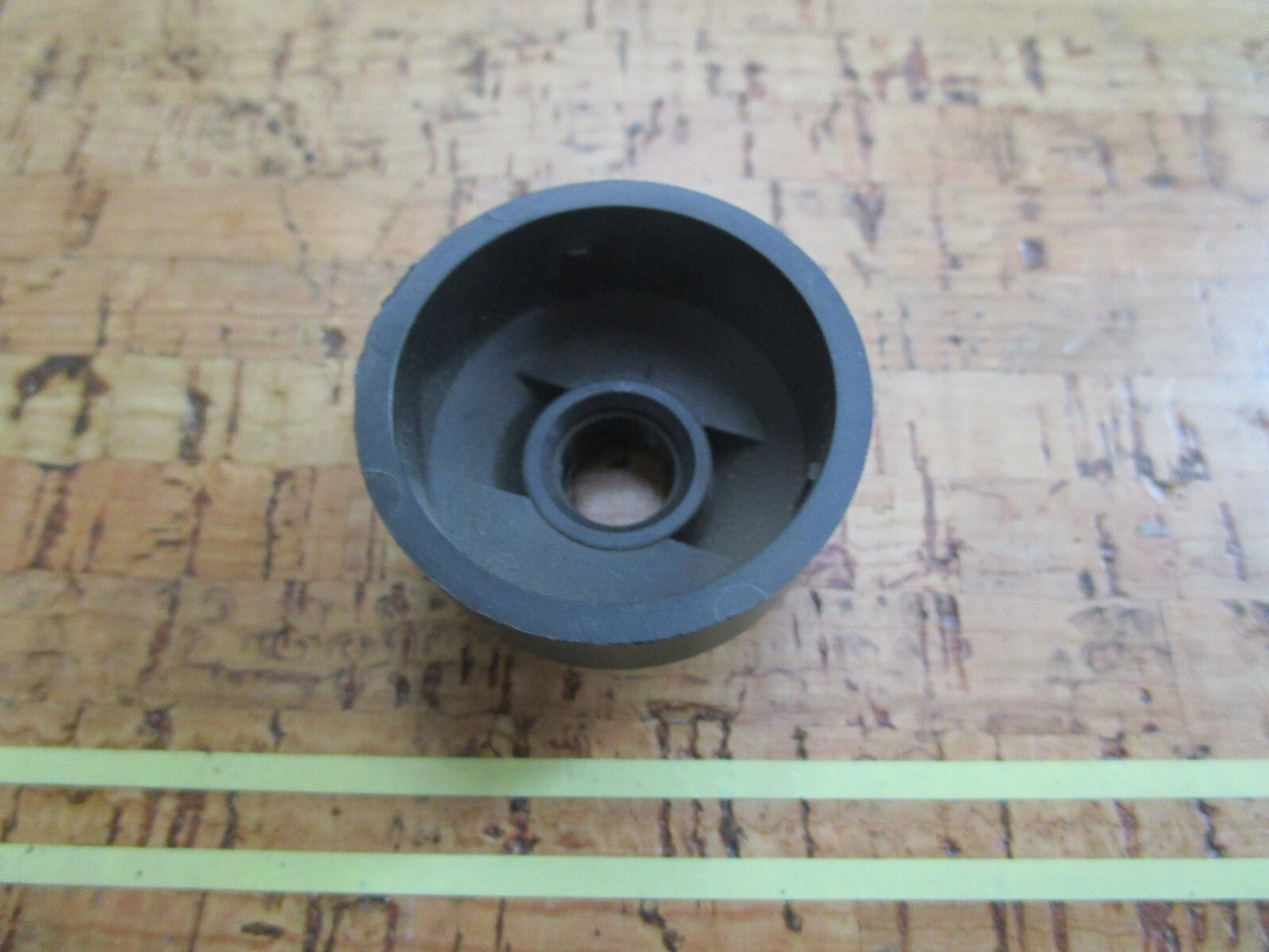 *NEW OEM* 0810 OMC Johnson Evinrude Cap 3852958