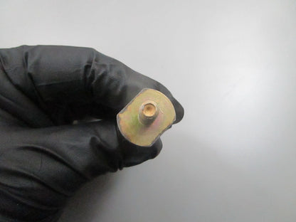 *NEW OEM* 0810 OMC Johnson Evinrude Stud 909536 0909536