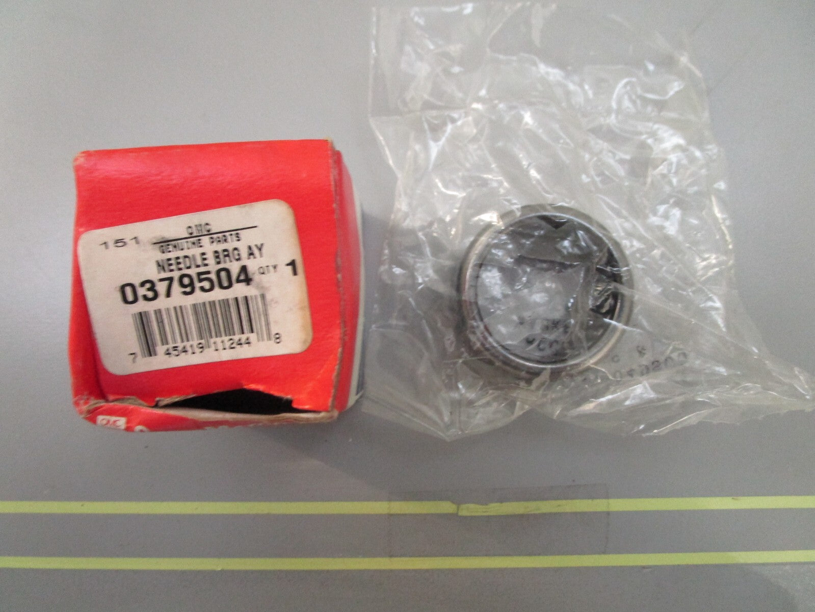 *NEW OEM* 0810 OMC Johnson Evinrude Needle Bearing Assembly 379504 0379504
