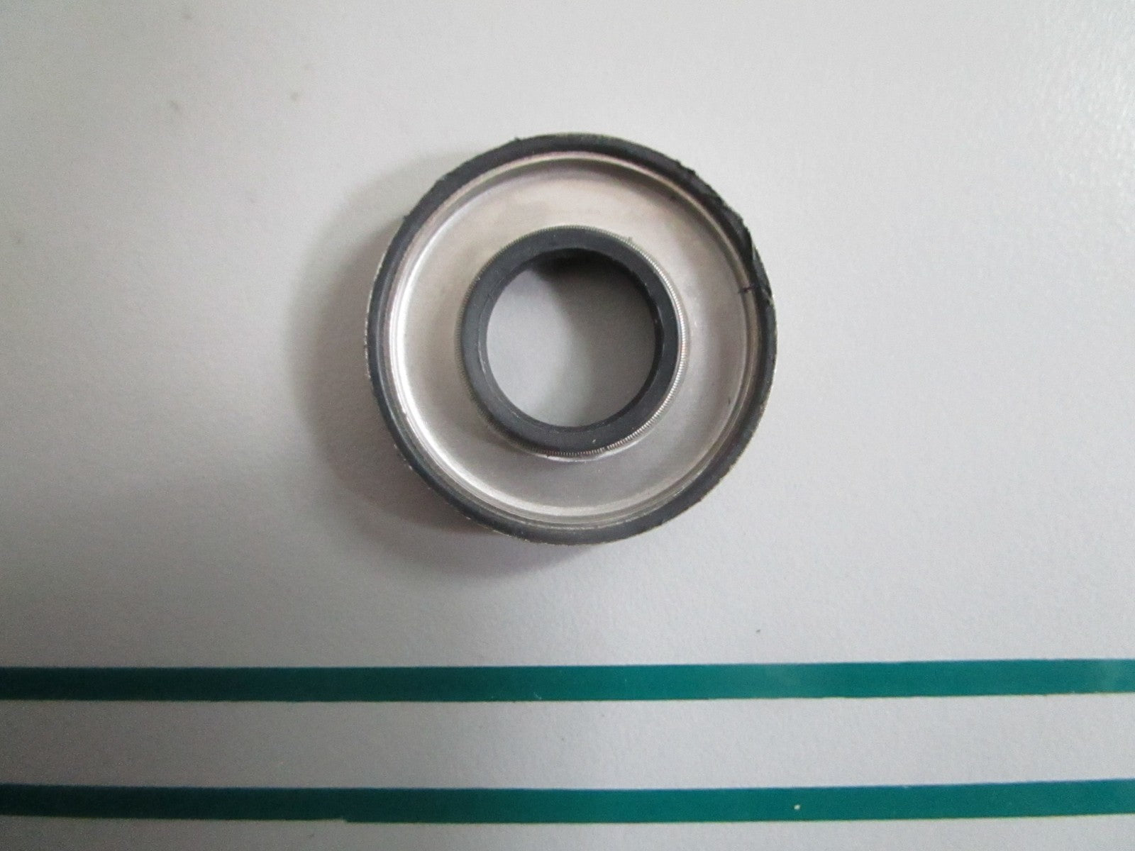 NEW OEM 324631 0324631 OMC Johnson Evinrude Prop Shaft Seal 0820