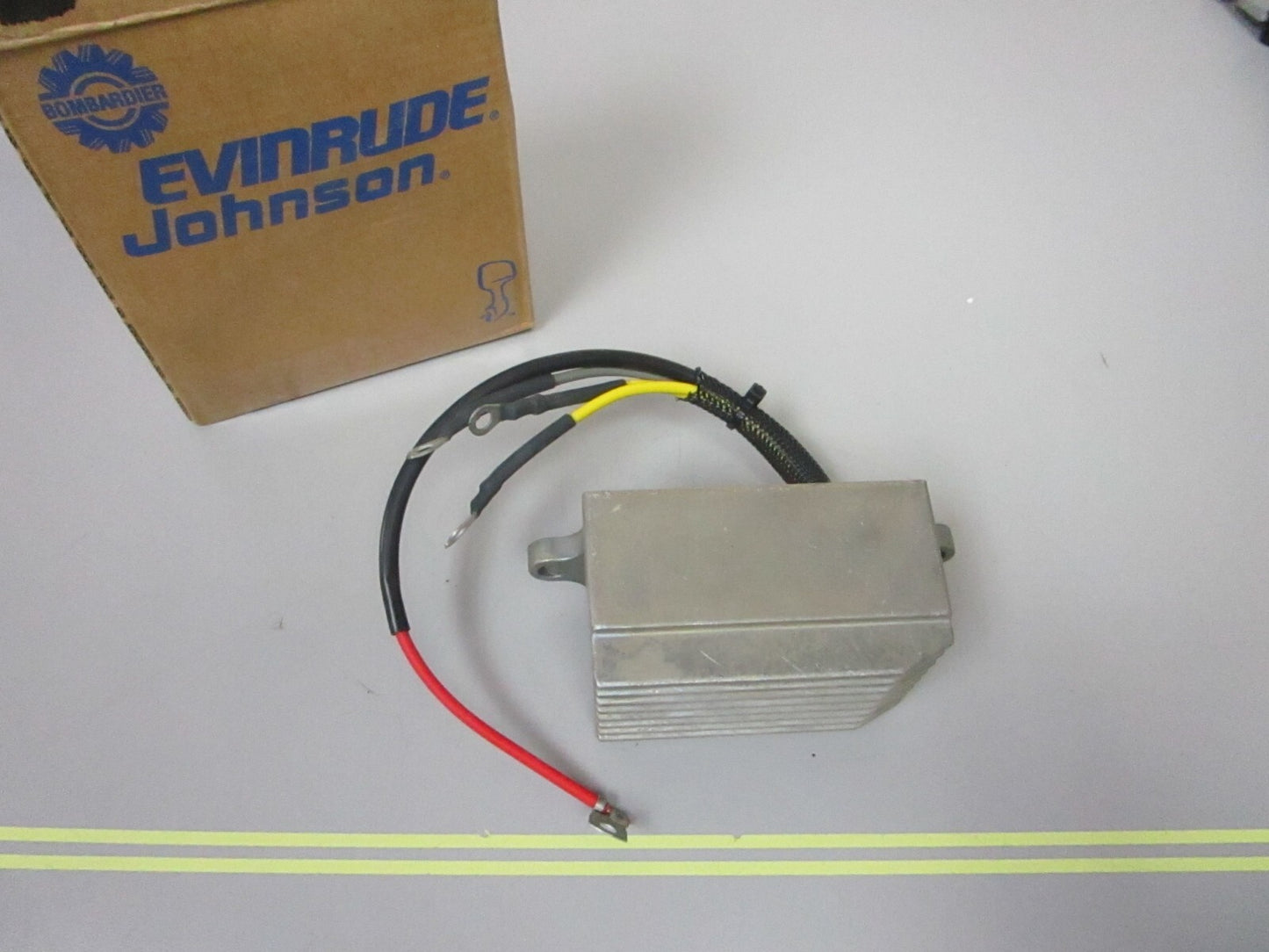 *NEW OEM* 0720 OMC Johnson Evinrude 4/12A Rectifier Regulator Assembly 585001