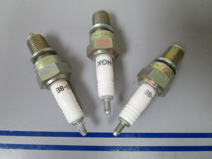 NEW (LOT OF 3) D-8E NGK Spark Plug 0810