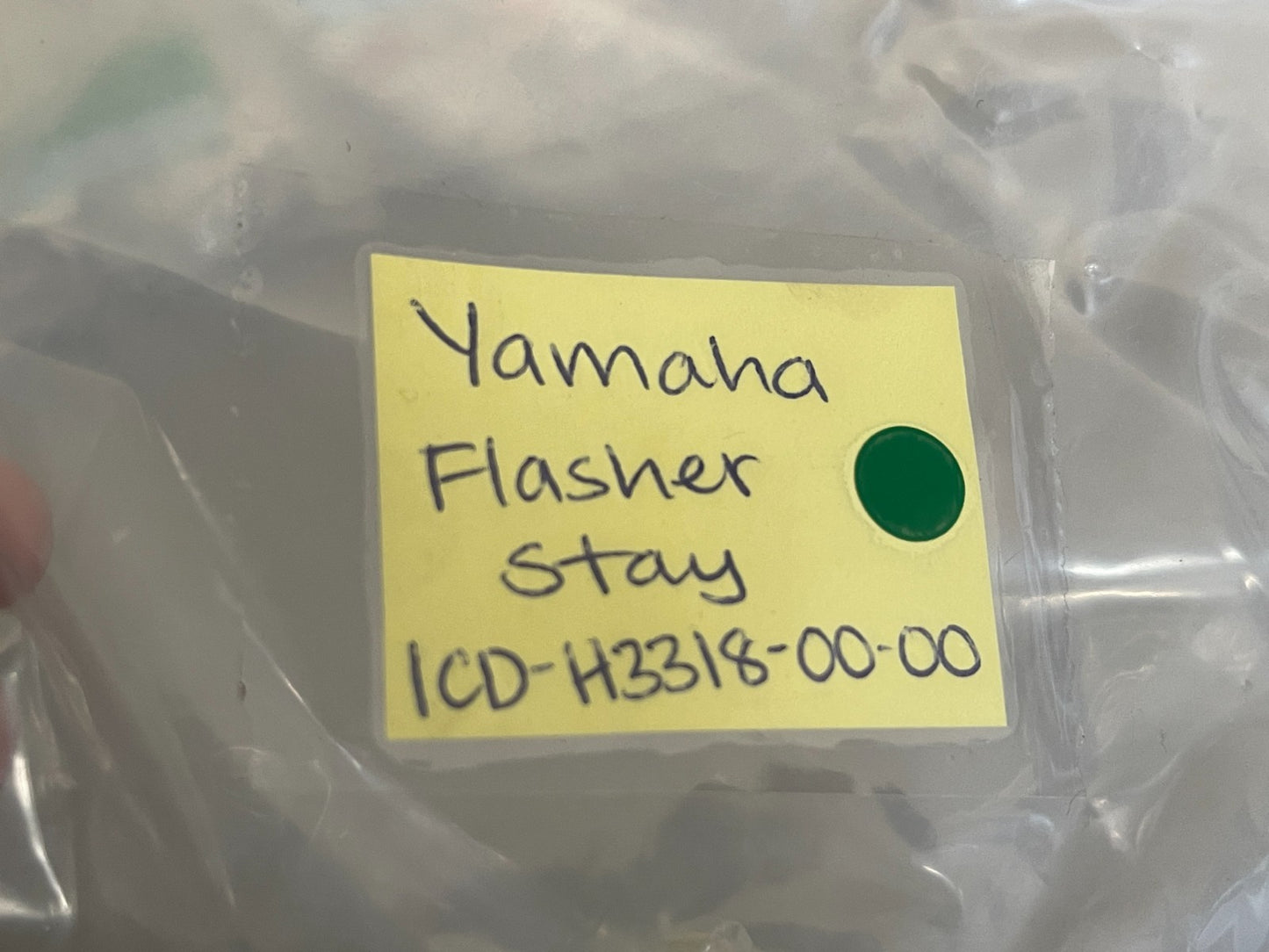 NEW OEM 1CD-H3318-00-00 Yamaha Flasher Stay 0810