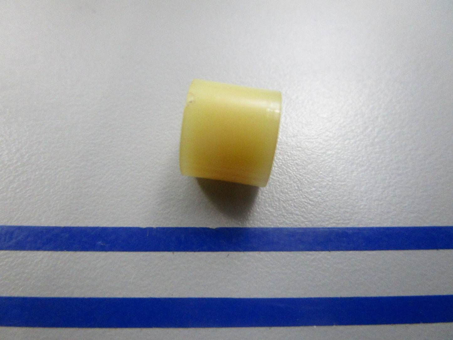 NEW OEM 310354 0310354 OMC Johnson Evinrude Roller 0810