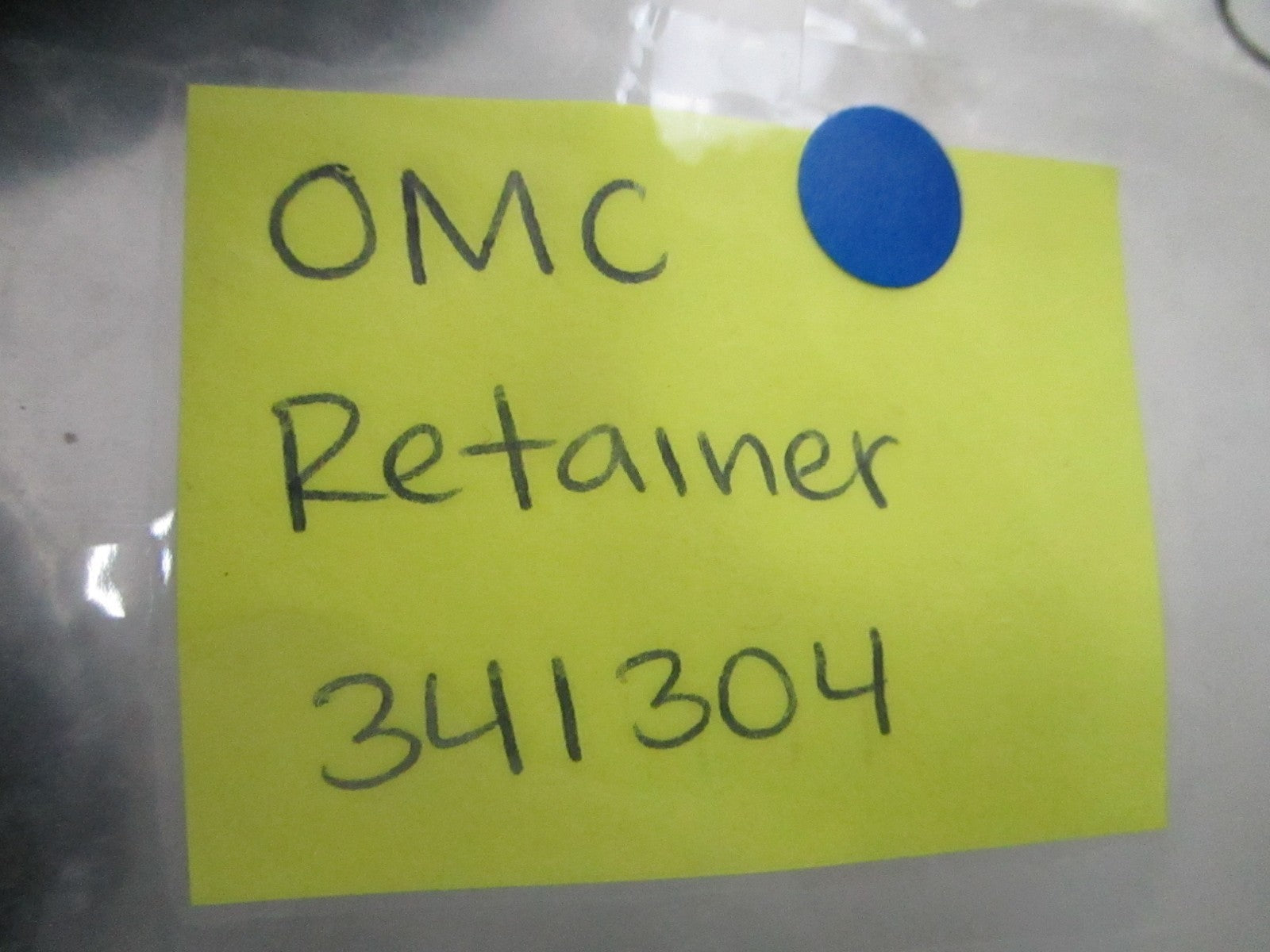 *NEW OEM* 0810 OMC Johnson Evinrude Retainer 341304 0341304