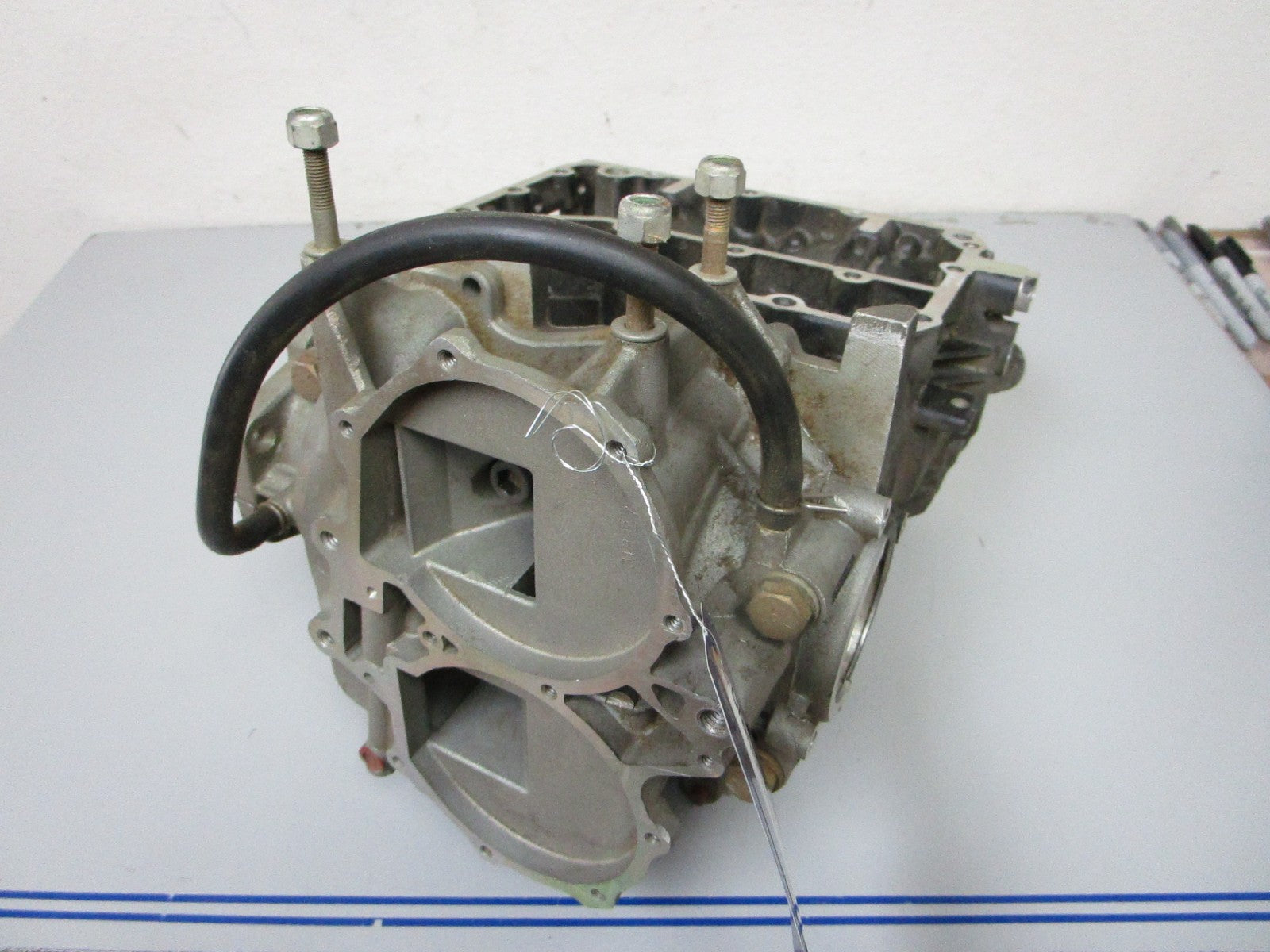 *NEW OEM* 0720 OMC Johnson Evinrude 83' 84' 85' 86' 40hp Cylinder Crankcase