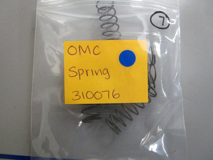 *NEW OEM* 0810 OMC Johnson Evinrude Spring 310076 0310076