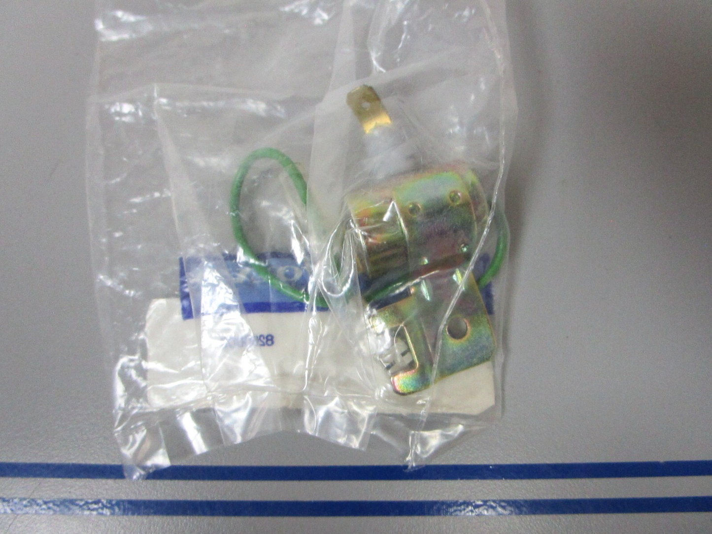 *NEW OEM* 0810 Volvo Penta Capacitor 241710