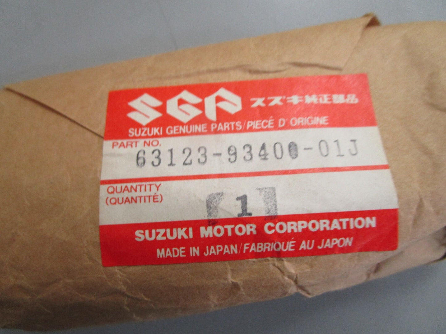 *NEW OEM* 0820 Suzuki Block 63123-93400-01J
