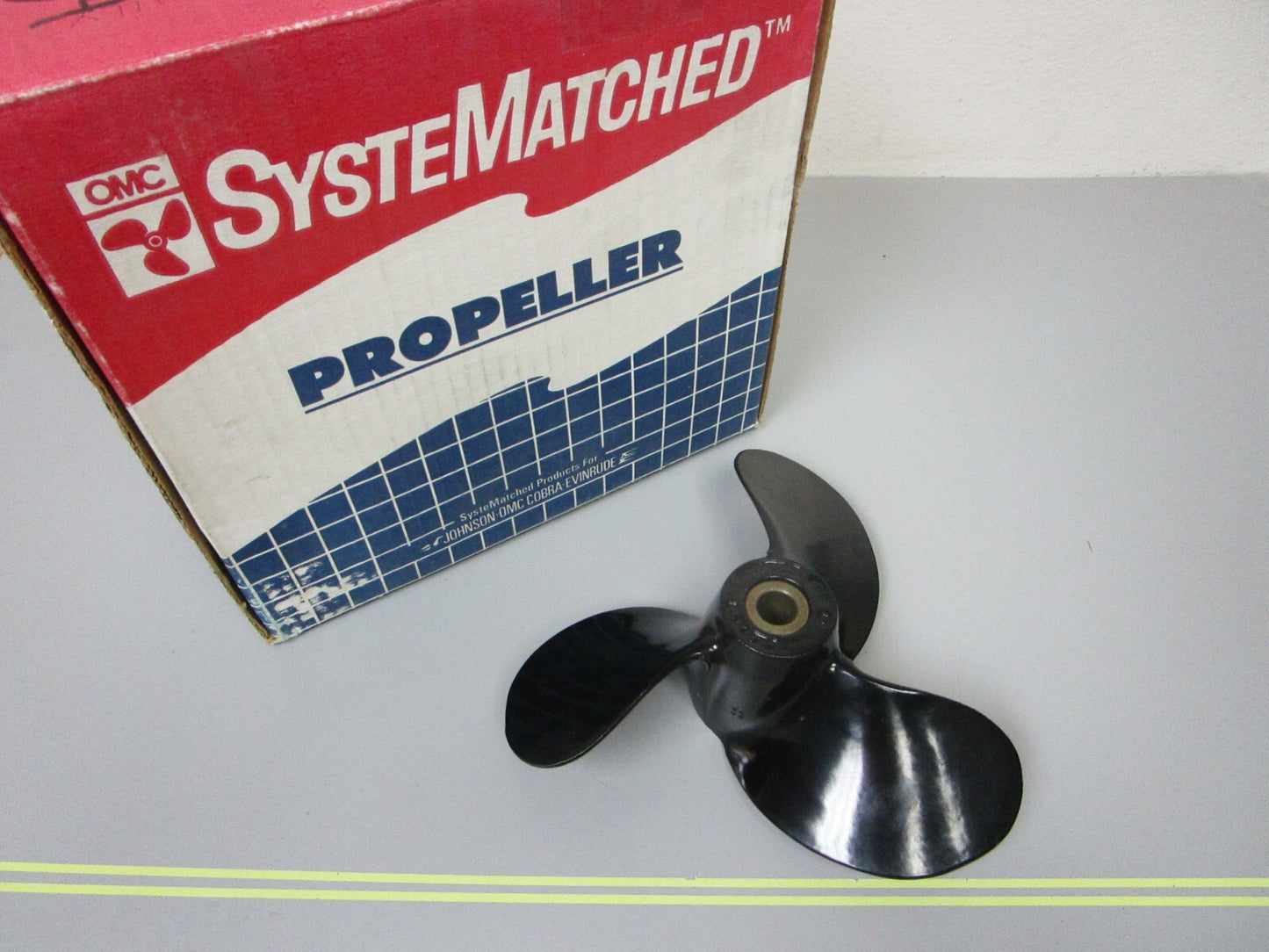 *NEW OEM* 0720 OMC Johnson Evinrude 8.25 x 9P Propeller 391534 0391534