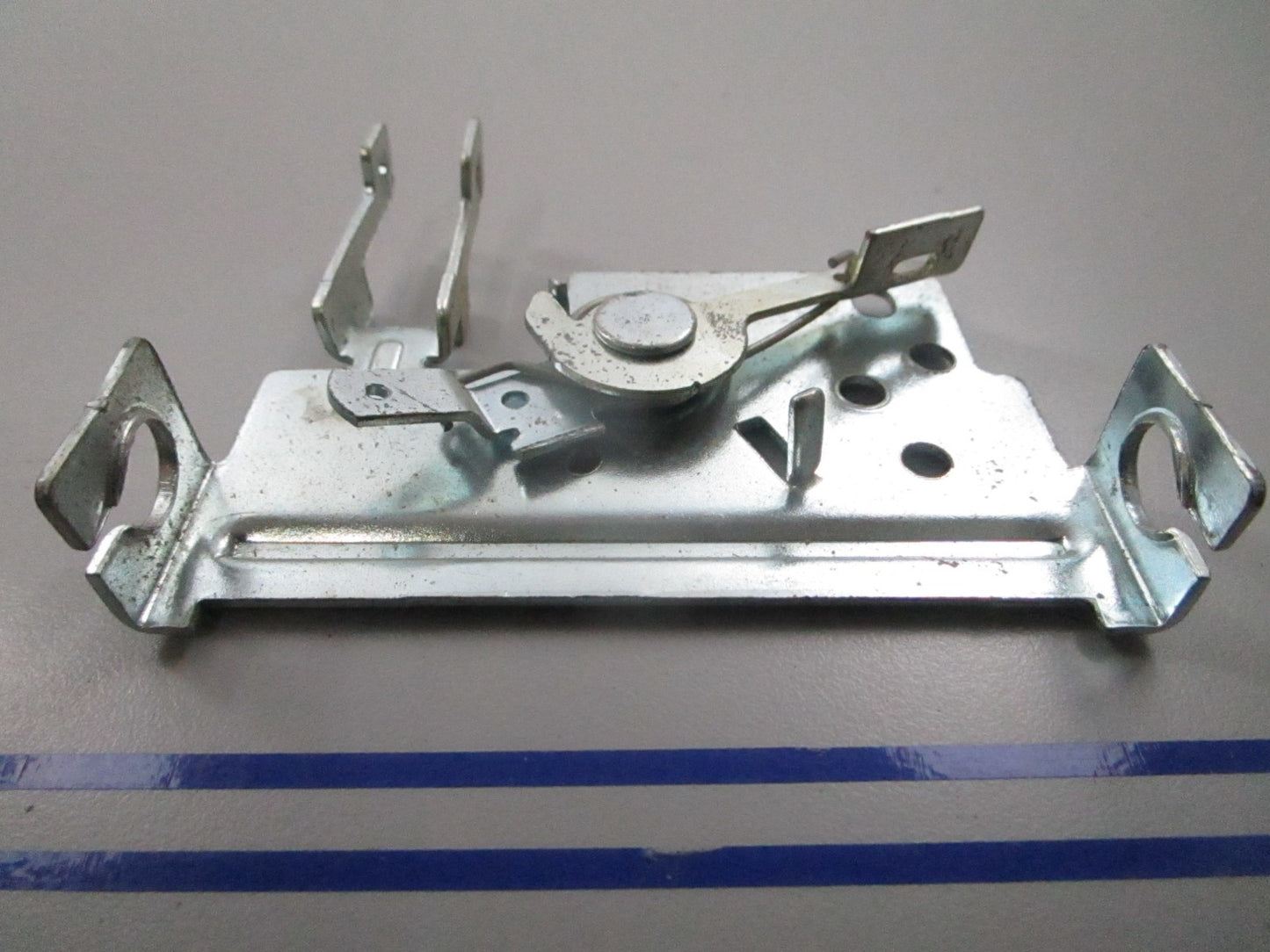 *NEW OEM* 0810 Tecumseh Control Bracket 35999