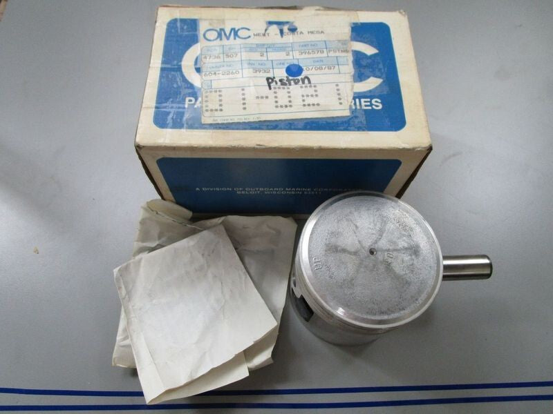 *NEW OEM* 0770 OMC Johnson Evinrude Piston 396578 0396578