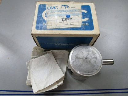 *NEW OEM* 0770 OMC Johnson Evinrude Piston 396578 0396578