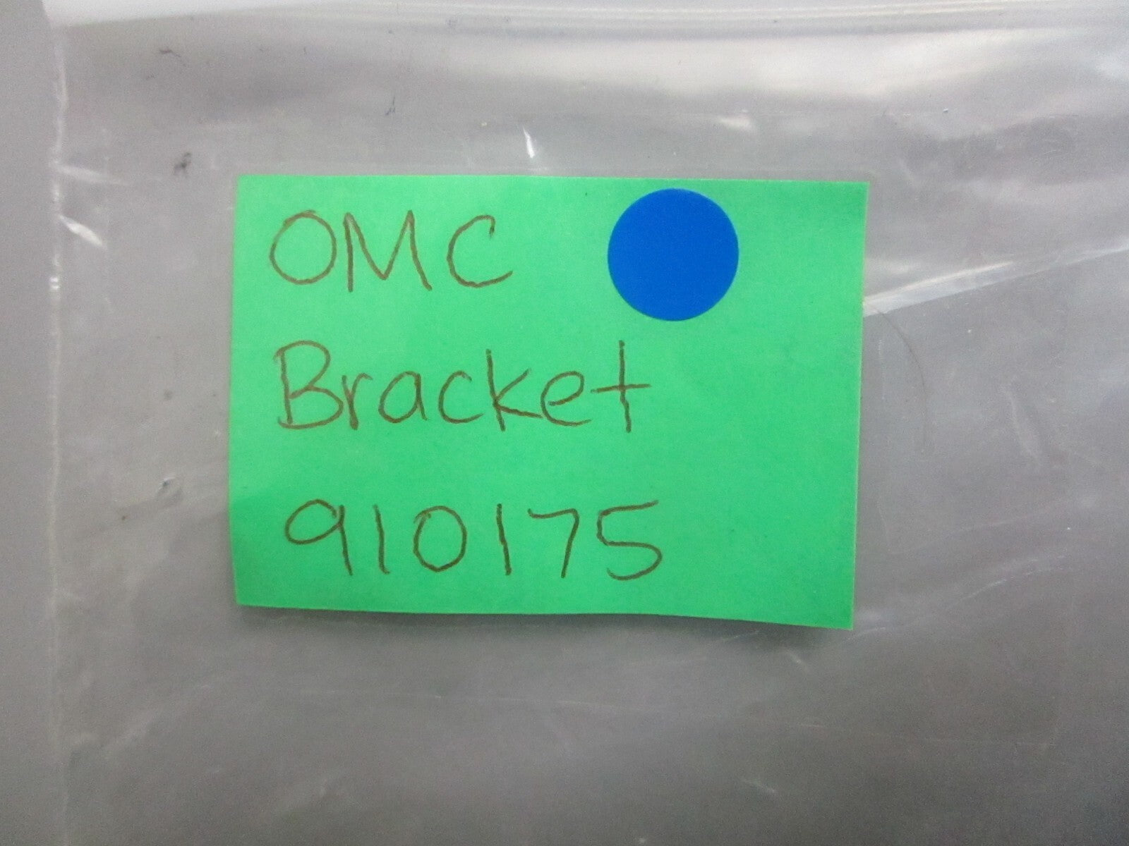 *NEW OEM* 0820 OMC Johnson Evinrude Bracket 910175 0910175