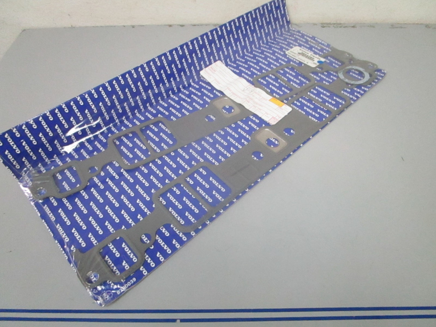 *NEW OEM* 0720 Volvo Penta Gasket Kit 3854269