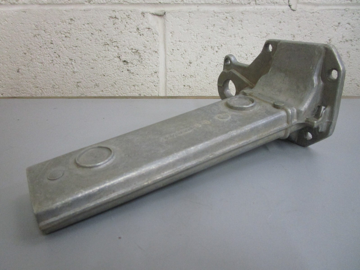*NEW OEM* 0820 OMC Johnson Evinrude Exhaust Tube 391685 0391685 327029