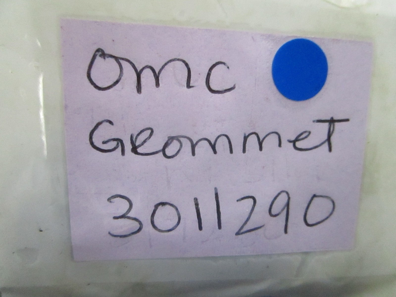 *NEW OEM* 0810 OMC Johnson Evinrude Grommet 3011290