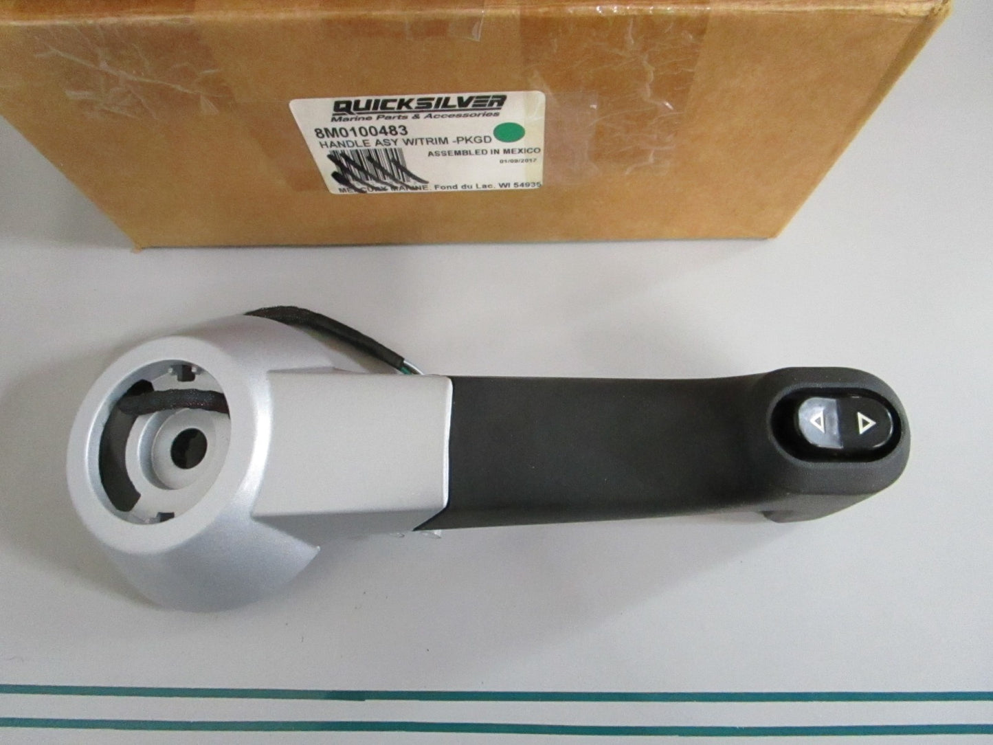 NEW OEM 8M0100483 Mercury Quicksilver Handle Assy 0820