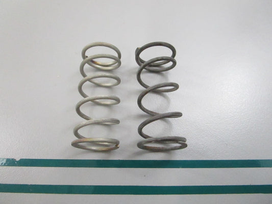 NEW OEM (LOT OF 2) 303357 0303357 OMC Johnson Evinrude Lower Bearing Spring 0810