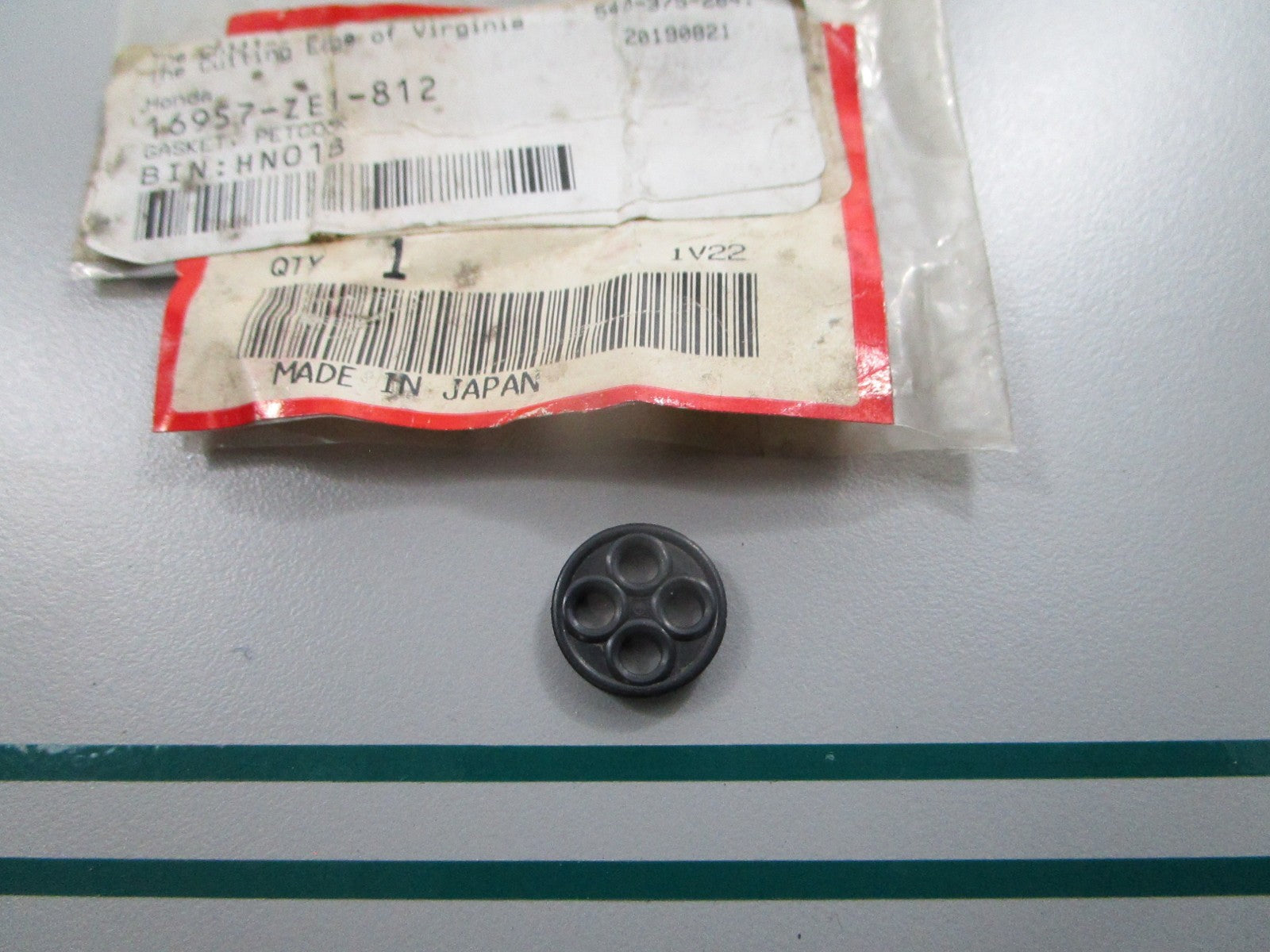 NEW OEM 16957-ZE1-812 Honda Petcock Gasket 0810