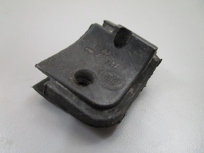 *NEW OEM* 0810 OMC Johnson Evinrude Grommet 327117 0327117