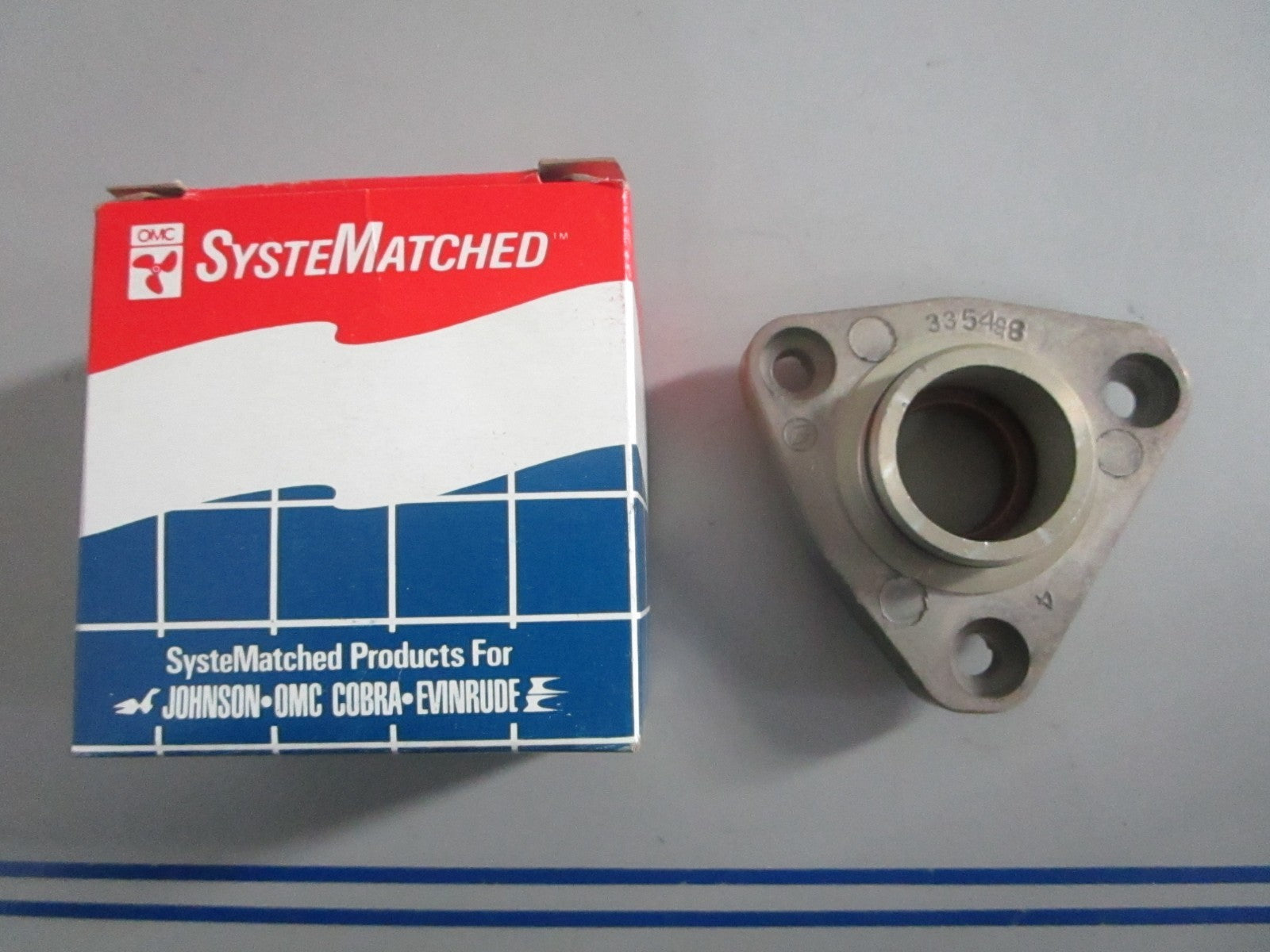 NEW OEM 433470 0433470 335498 OMC Johnson Evinrude Crankcase Head Assy 0820