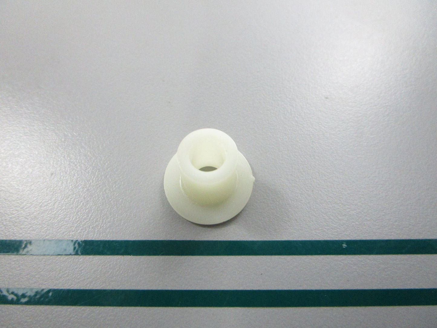 NEW OEM 311489 0311489 OMC Johnson Evinrude Handle Bushing 0810